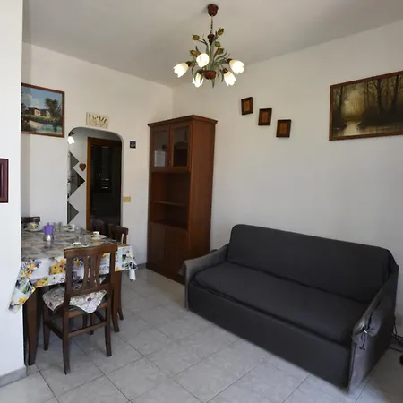 Quadrilocale Ciliegio - Centralissimo, Vicino Al Mare דירה